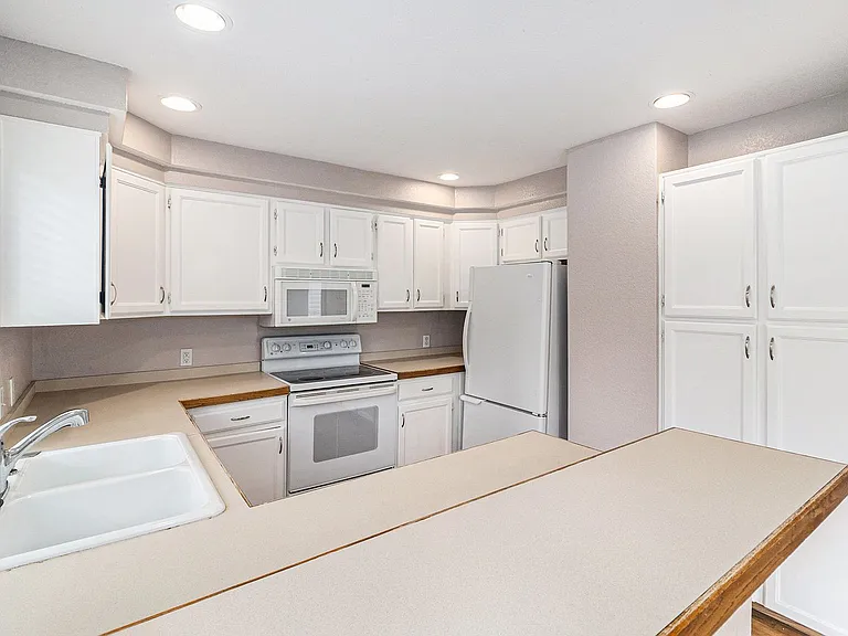 9855 Iris St — Photo 7