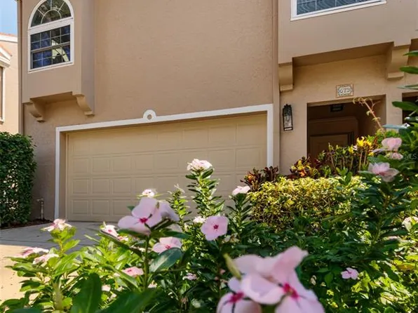 679 Malta Ct NE, Saint Petersburg, FL 33703