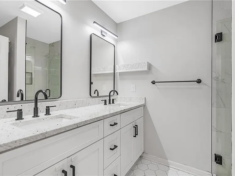 844 Deckner Ave SW — Photo 14