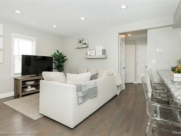 508 Marlin Ave — Photo 3