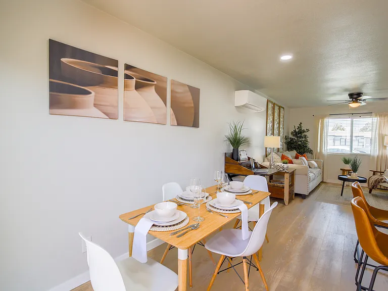 1113 Cypress Ave — Photo 8