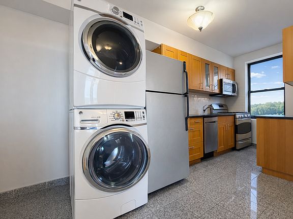 5th image of 282 Cabrini Blvd #61G