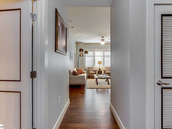 5th image of 155 Riverplace Unit 105