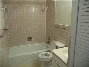 2nd image of 923 Vance Jackson Rd APT 607