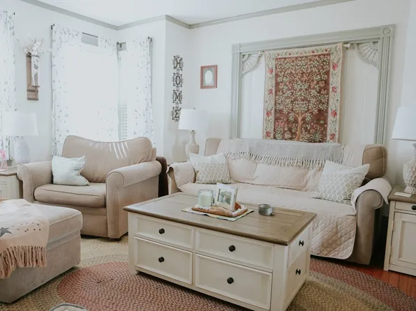 5 Jefferson Ave, Taunton, MA 02780