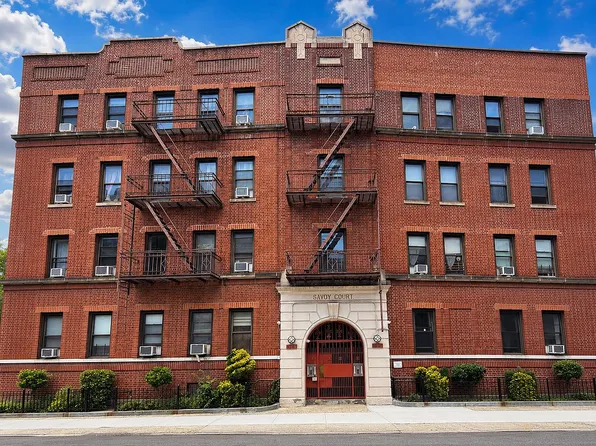 31-14 Crescent St #7A, Long Island City, NY 11106