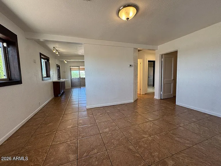4818 S Santa Elena Ave — Photo 9