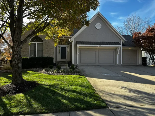 13110 Goddard Ln, Overland Park, KS 66213