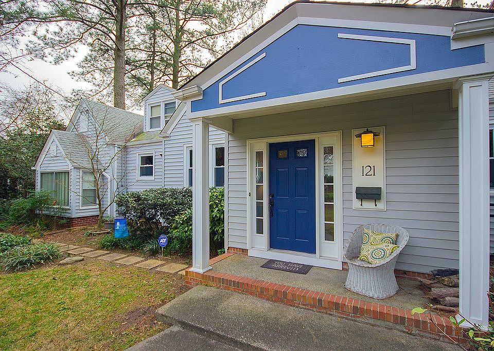 1st image of 121 Dover Cir