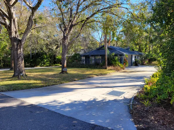 11405 N Grady Ave, Tampa, FL 33618