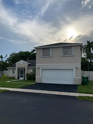 4021 SW 72nd Dr Photo 1