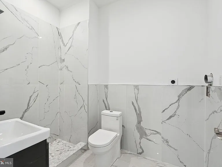 5164 Ridge Ave #3 — Photo 6