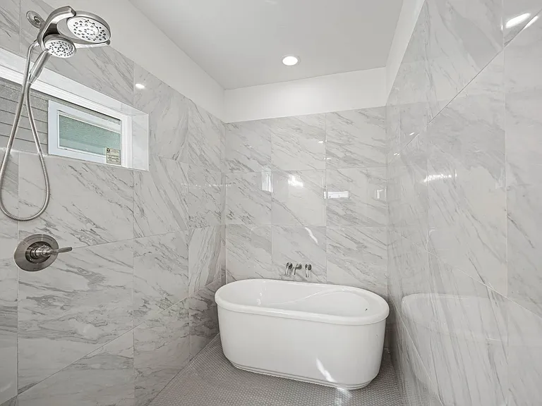 4512 Noble St — Photo 15