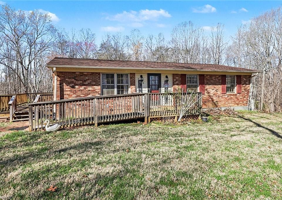 1st image of 560 Sharp Rd