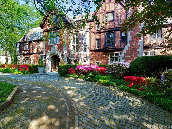 3rd image of 107 Bayview Road