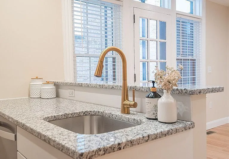323 N Mulberry St #1 — Photo 14