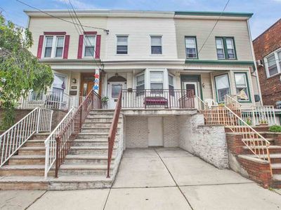 581 Avenue E, Bayonne, NJ, 07002