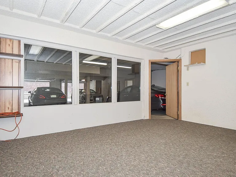 4444 Lindell Blvd #7 — Photo 48