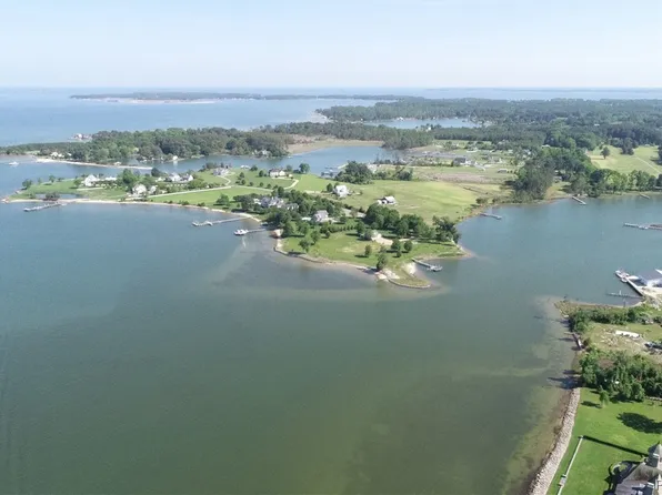 86 Bellows Dr W #1, White Stone, VA 22578