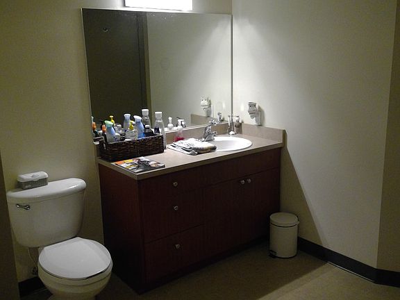 3rd image of 906 Dexter Ave N APT L205