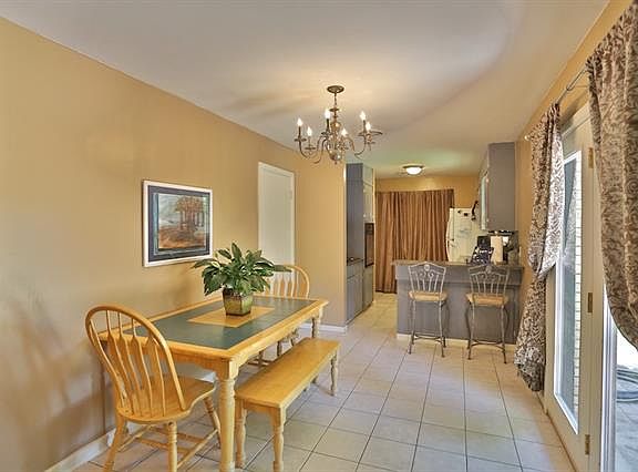 4th image of 2517 S Elmwood Dr