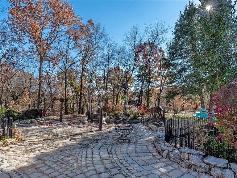56 Overton Dr — Photo 20