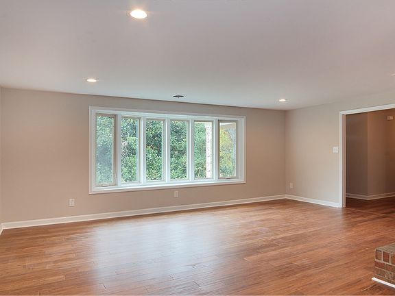 Livingroom bay window