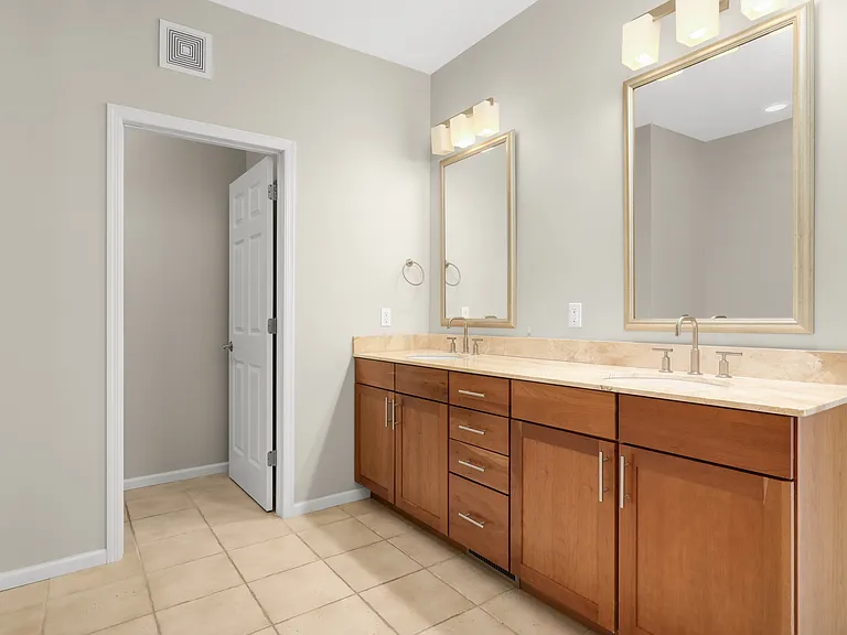 17790 Valley Cove Ct — Photo 12