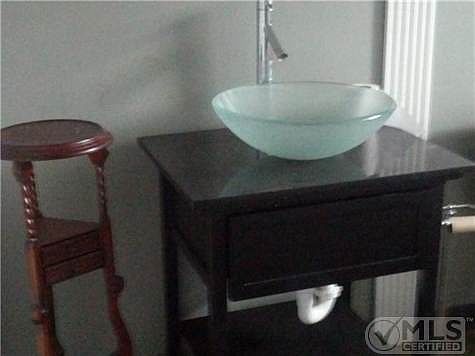 5th image of 4708 Greentree Cir APT B