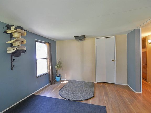 3rd image of 17601 S Lois Dr