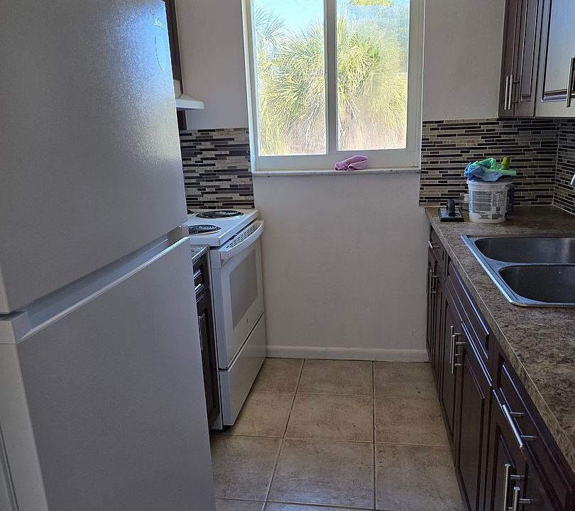 2nd image of 2861 S Seacrest Blvd #7G
