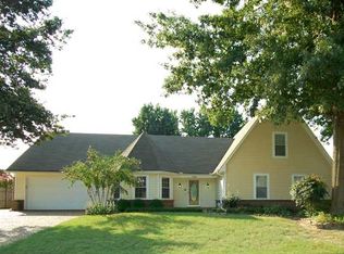 8045 Claredale Dr, Bartlett, TN 38133