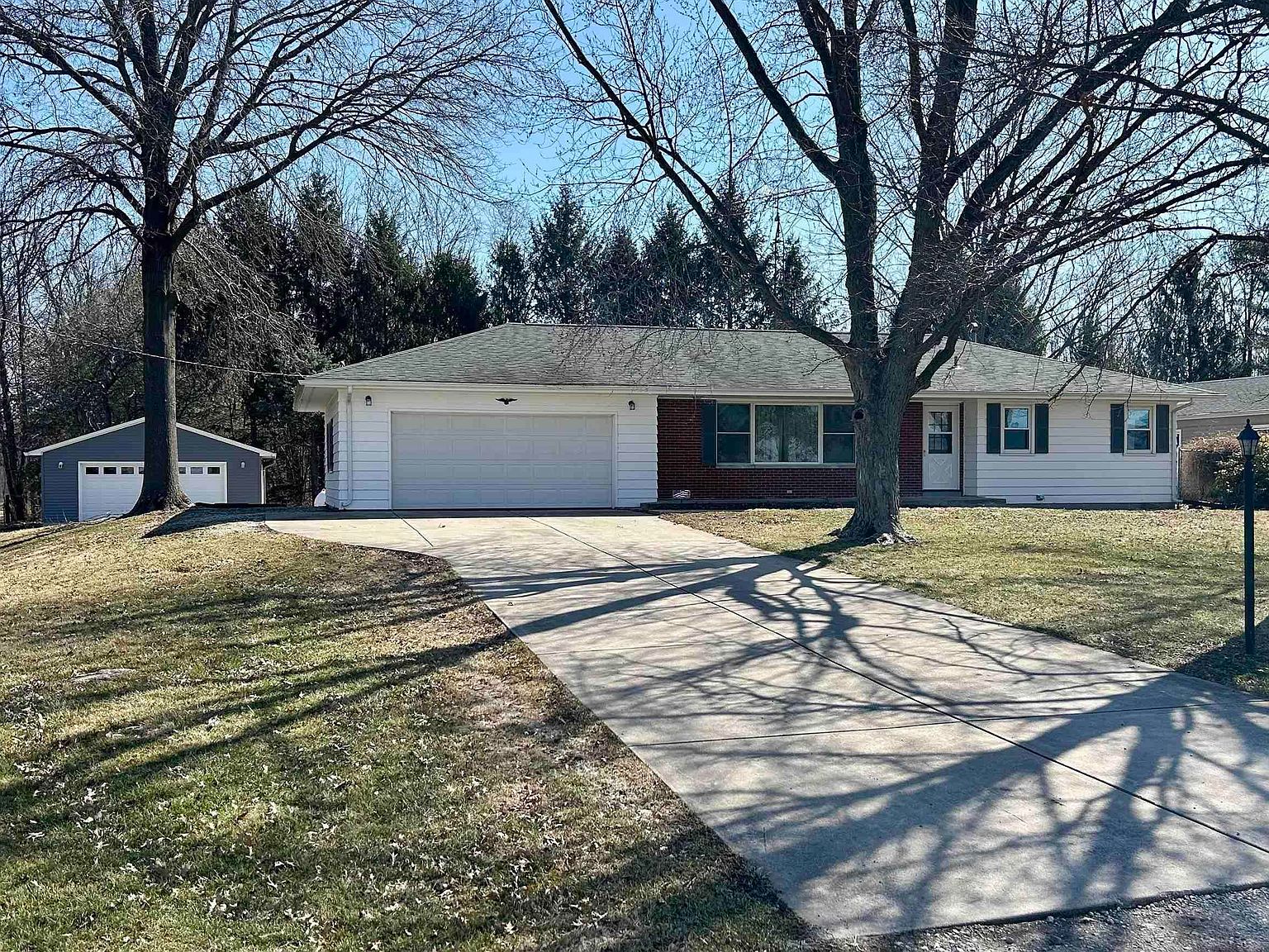 14594 Dixon Rd, Auburn, IL 62615 | Zillow