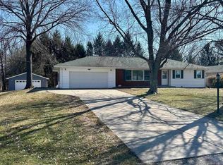 14594 Dixon Rd, Auburn, IL 62615