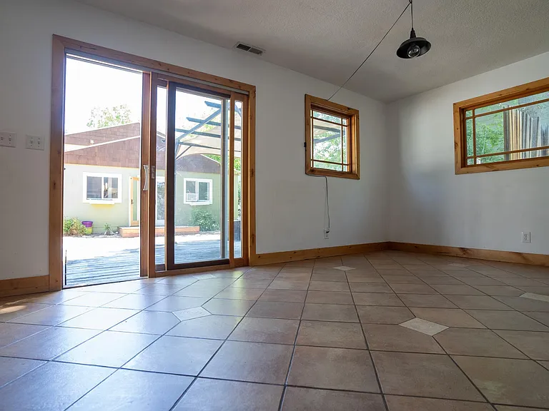 1213 S Windsor St — Photo 23