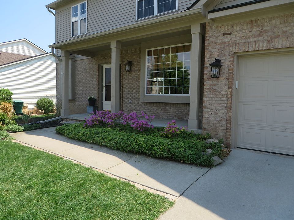 2nd image of 909 Still Valley Dr
