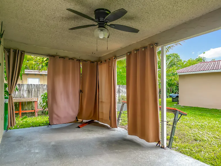 7504 NW 44th Ct #W — Photo 40