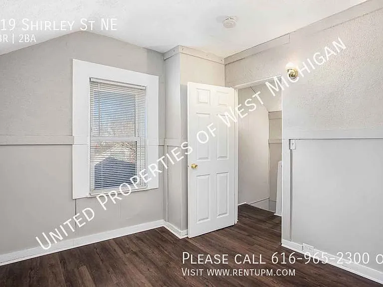 519 Shirley St NE — Photo 2