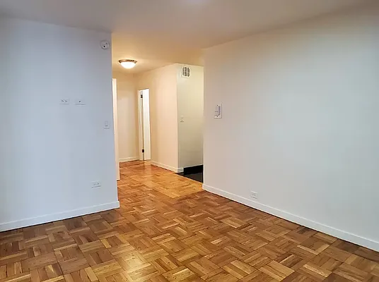 Rented by Manhattan Realty Group | media 6