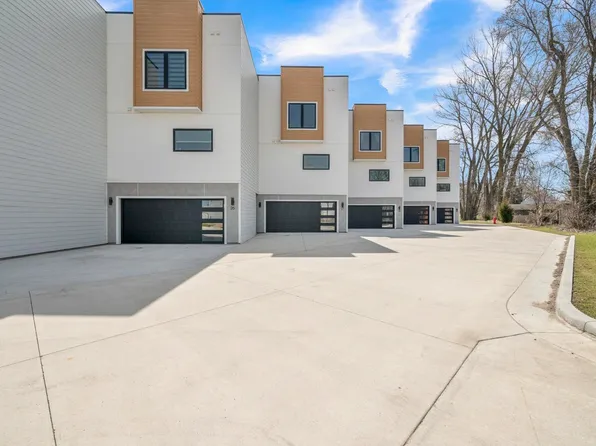 244 Highway 71 S #E29, Arnolds Park, IA 51331