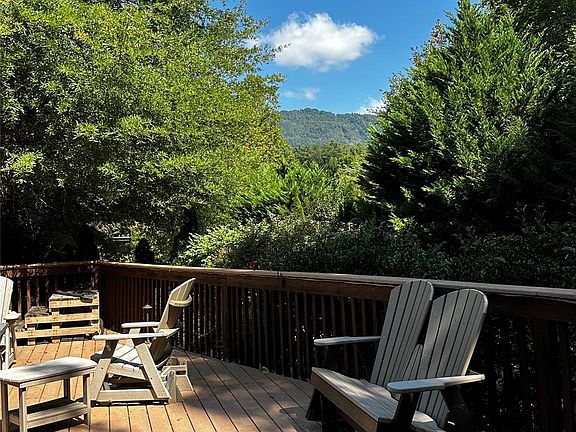 3rd image of 133 Cornell Cir