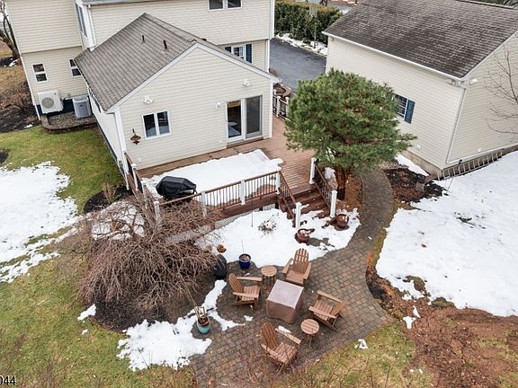 2nd image of 87 Amwell Rd