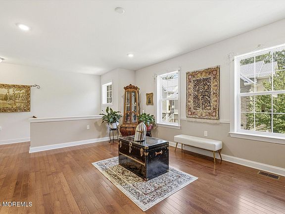 4th image of 2410 Greentree Drive