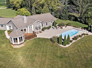 1588 Terry Rd, Hartford, WI 53027