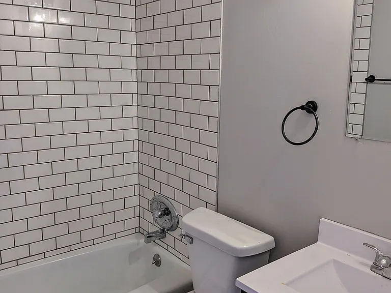 1330 F St #9 — Photo 5