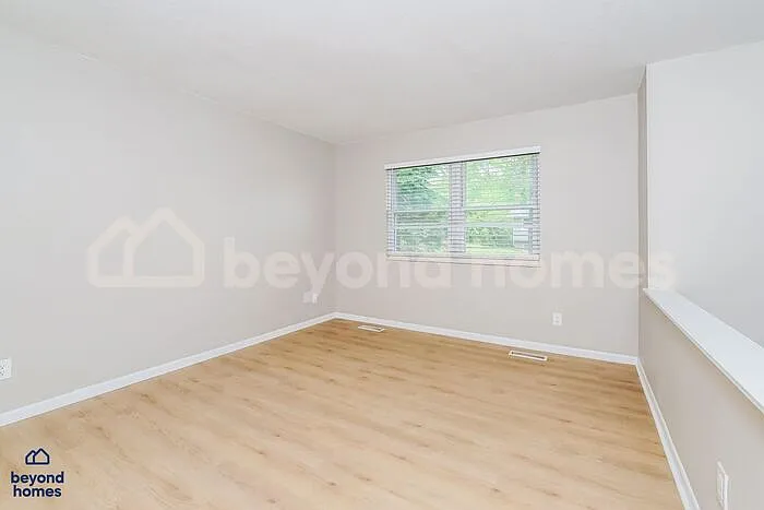 4 bed, 2.0 bath, 1455 sqft, $2,200 — Photo 4