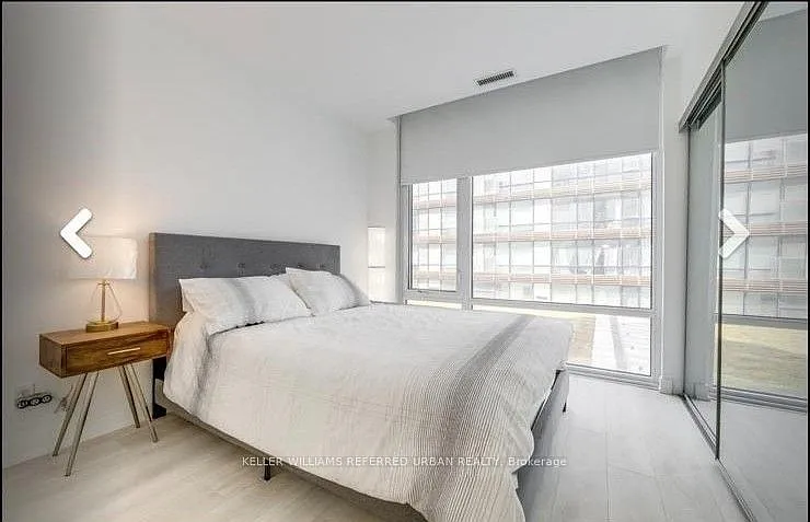 501 Yonge St #805 — Photo 4