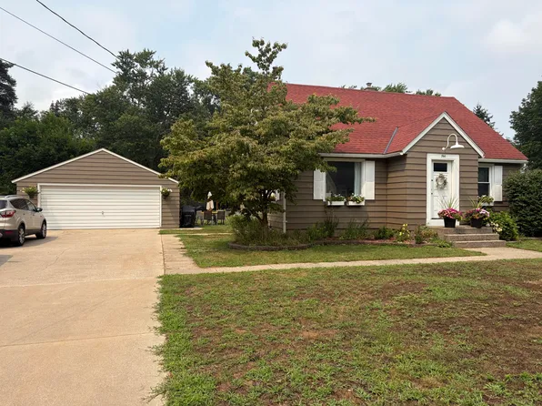 744 Aster Ave, Holland, MI 49423
