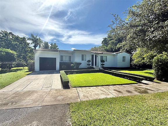 2nd image of 2001 Coral Gate Dr