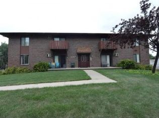 1315 Vandenbroek Rd #8, Little Chute, WI 54140